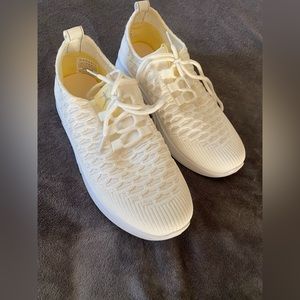 Danskin Honor Just like new Perfect for spring fashion or winter wonderland